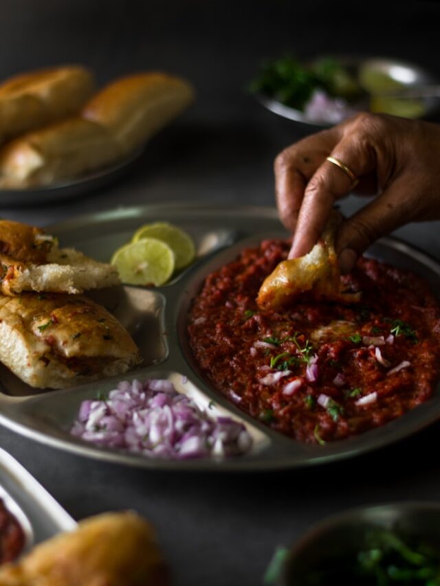 A Taste of Mumbai: 6 Unforgettable Street Food Delights